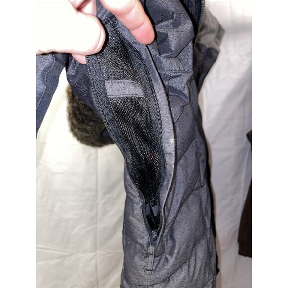 Roxy Women's Insulated Snowboard Jacket (size M) with 10k Dryflight Technology - Picture 5 of 15